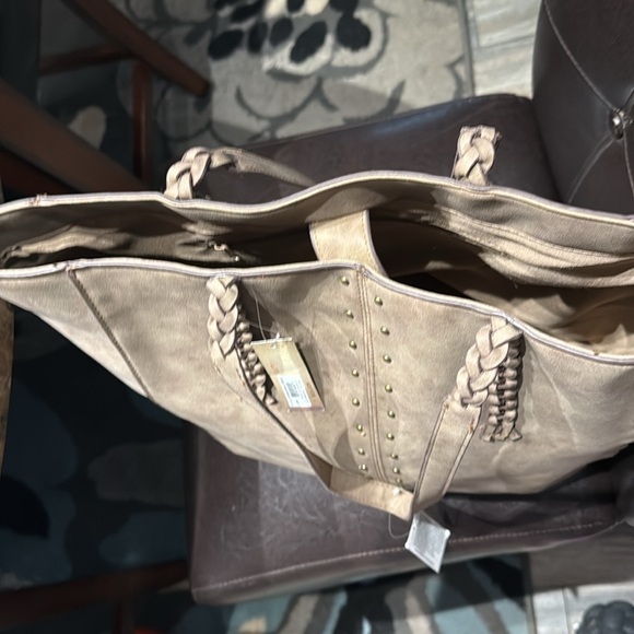 Large Brown tote/pocketbook or can be used d for laptop bag. (15 w x 13 L x6 D) - Picture 10 of 11